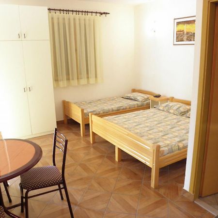 Apartments Brane - 180M To The Sea Vrsi Buitenkant foto